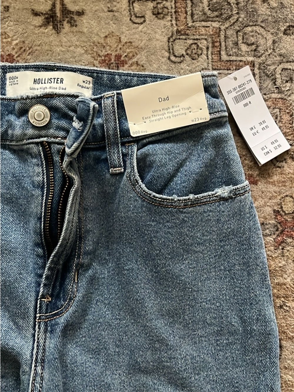 Hollister “Dad” Ultra High-Rise Jeans — Light Blue Wash